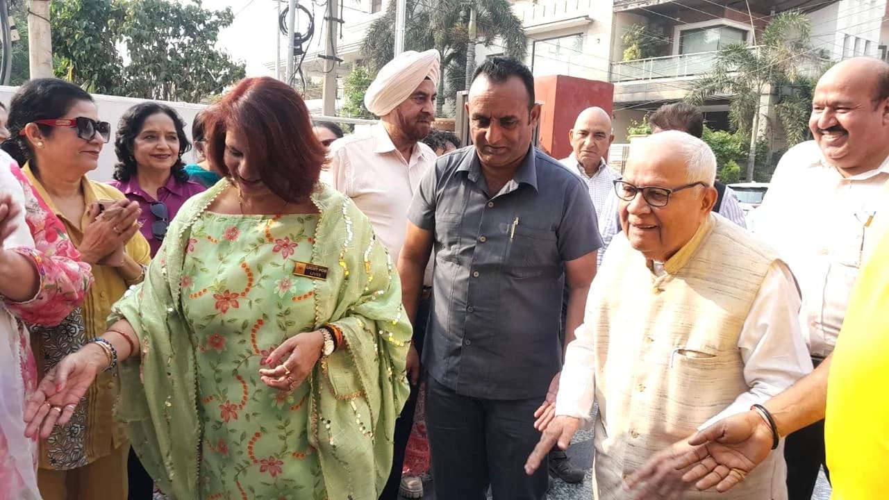 National President Meets the Community